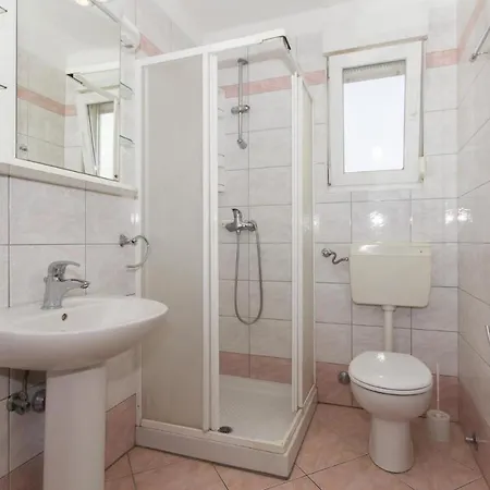 2 Bedroom Amazing Apartment In Pula * プーラ