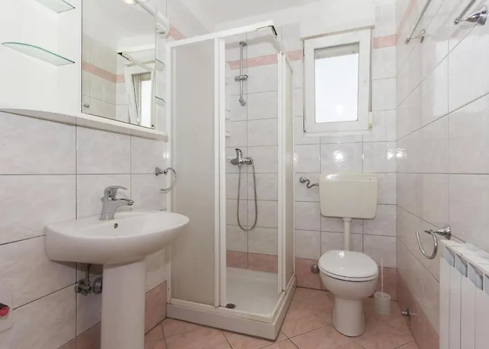 2 Bedroom Cozy In * Pola