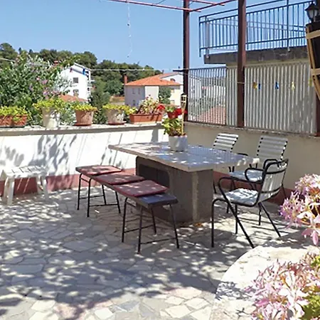 Apartment Cozy In With Kitchen Pula