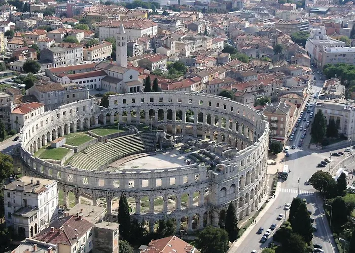 Διαμέρισμα 2 Bedroom Cozy In