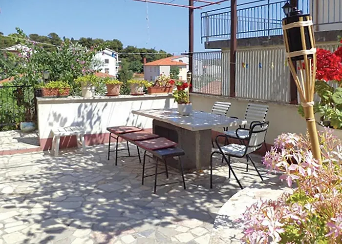 Διαμέρισμα 2 Bedroom Cozy In Πούλα